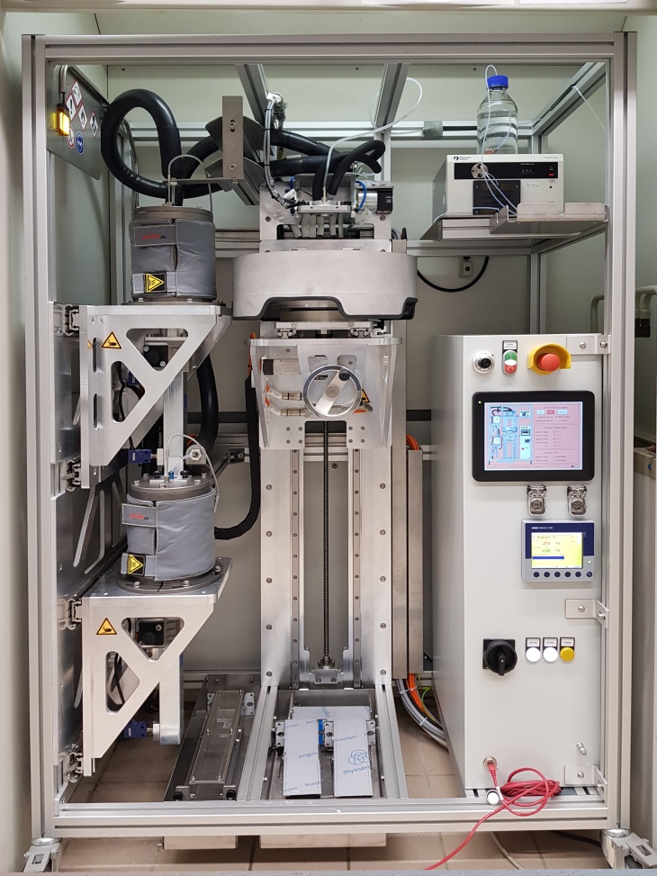 Photo: Hereon/general Hollow fiber spinning apparatus: Hereon self-construction