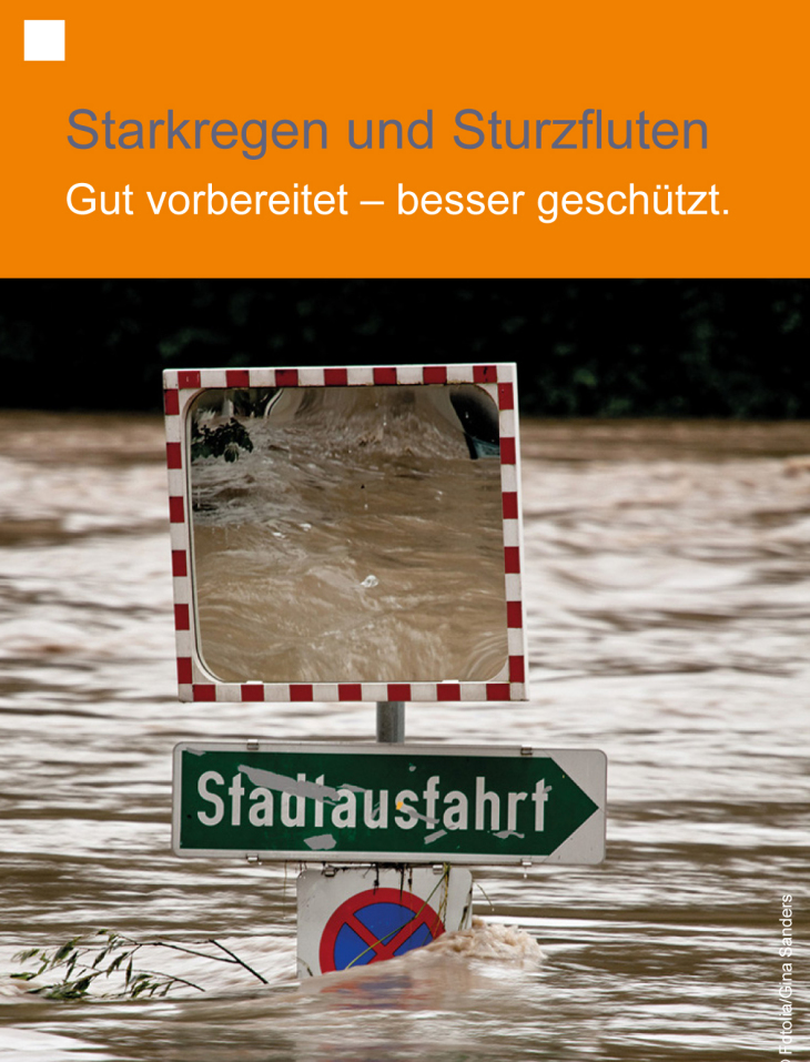 Cover Informationsflyer: Starkregen und Sturzfluten. Gut vorbereitet - besser geschützt.