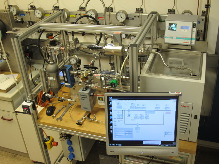 Facility for the verification of the long-term stability of membranes