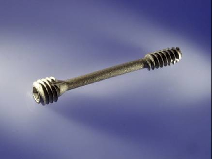 Implantable screws for spine fracture treatment. MIM made of TiAl6Nb7 powder (Design: Tricumed Medizintechnik GmbH) . Wirbelschraube
