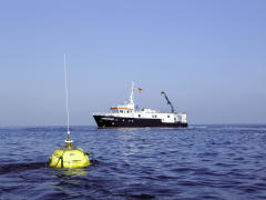Waverider buoy and GKSS research vessel "Ludwig Prandtl" 