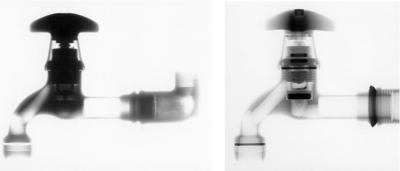 In contrast to X-rays (left), neutrons (right) reveal more details in the radiographic picture.
